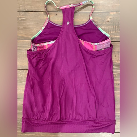 Ivivva by Lululemon tank top. Built in shelf bra. Great condition! Size 12. - Picture 3 of 3